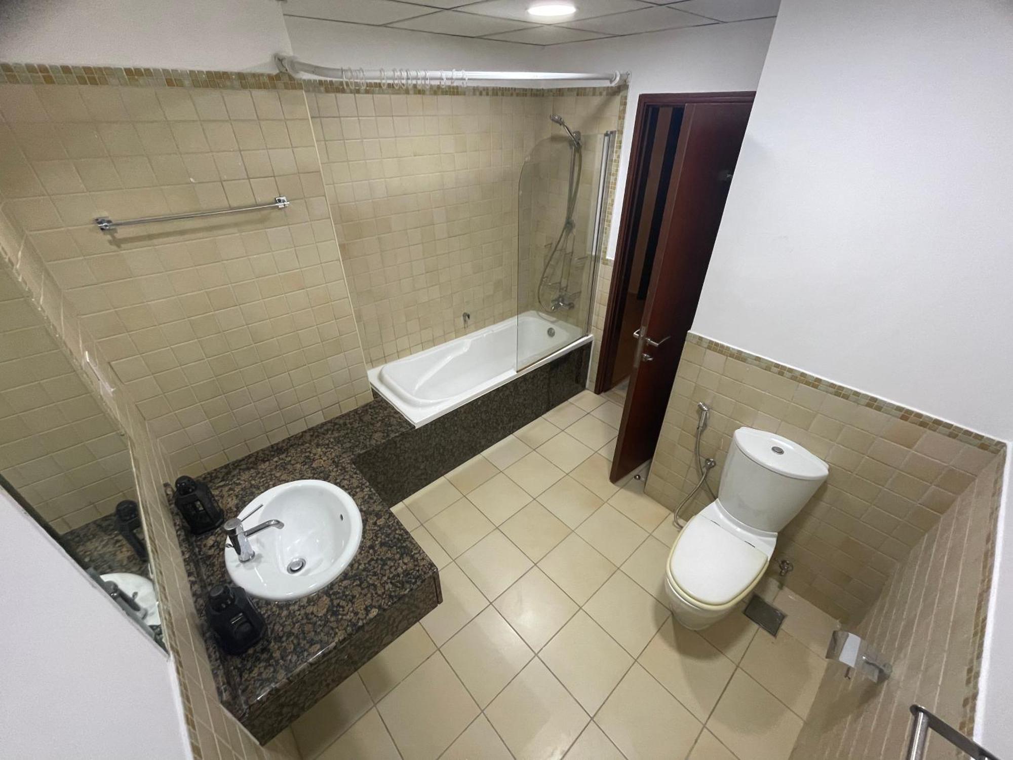 Seaview Beach Hostel Jbr - Walk To Beach - Gym - Pool - Metro Station Dubaï Extérieur photo