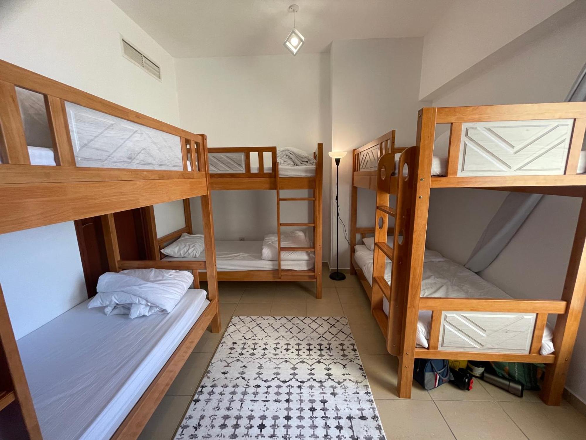 Seaview Beach Hostel Jbr - Walk To Beach - Gym - Pool - Metro Station Dubaï Extérieur photo