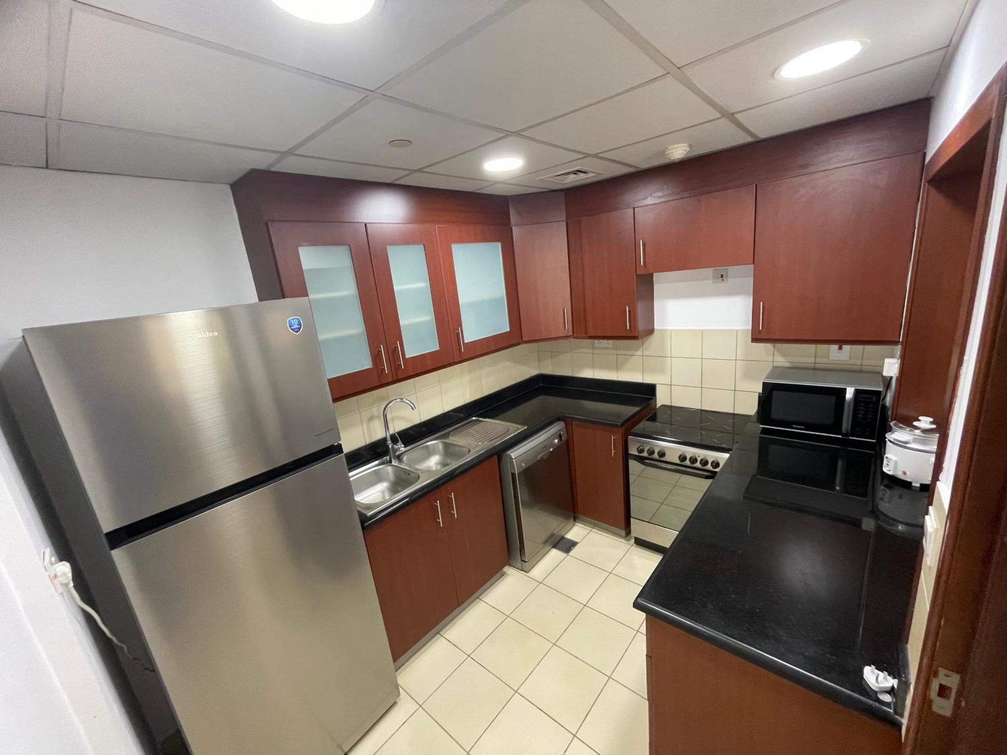 Seaview Beach Hostel Jbr - Walk To Beach - Gym - Pool - Metro Station Dubaï Extérieur photo