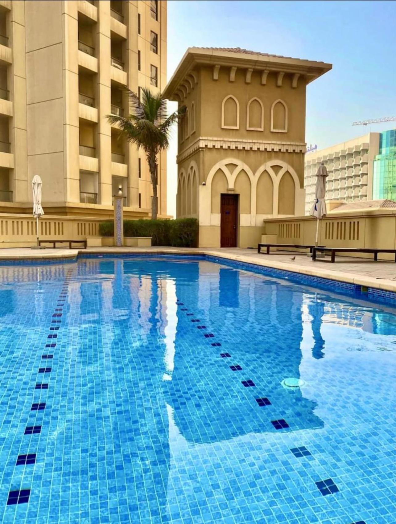 Seaview Beach Hostel Jbr - Walk To Beach - Gym - Pool - Metro Station Dubaï Extérieur photo