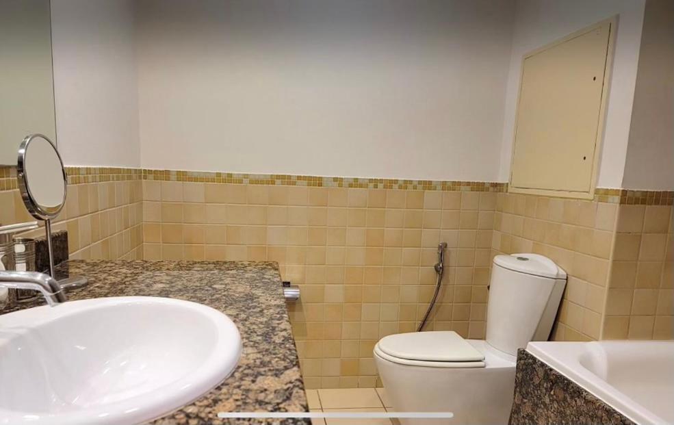 Seaview Beach Hostel Jbr - Walk To Beach - Gym - Pool - Metro Station Dubaï Extérieur photo